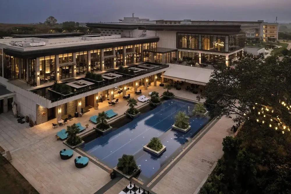 JW Marriott Bengaluru Prestige Golfshire Resort & Spa - главное фото