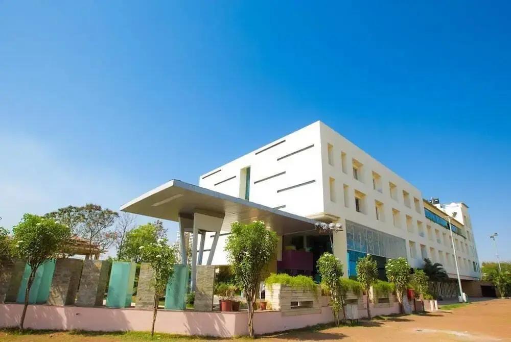 Hotel Waterlily Indore - главное фото