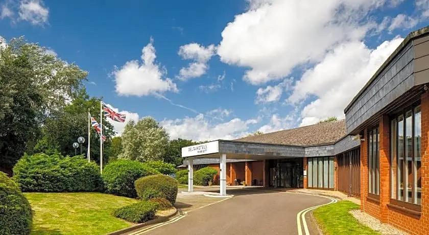 M40 J15 Warwick Hotel - главное фото