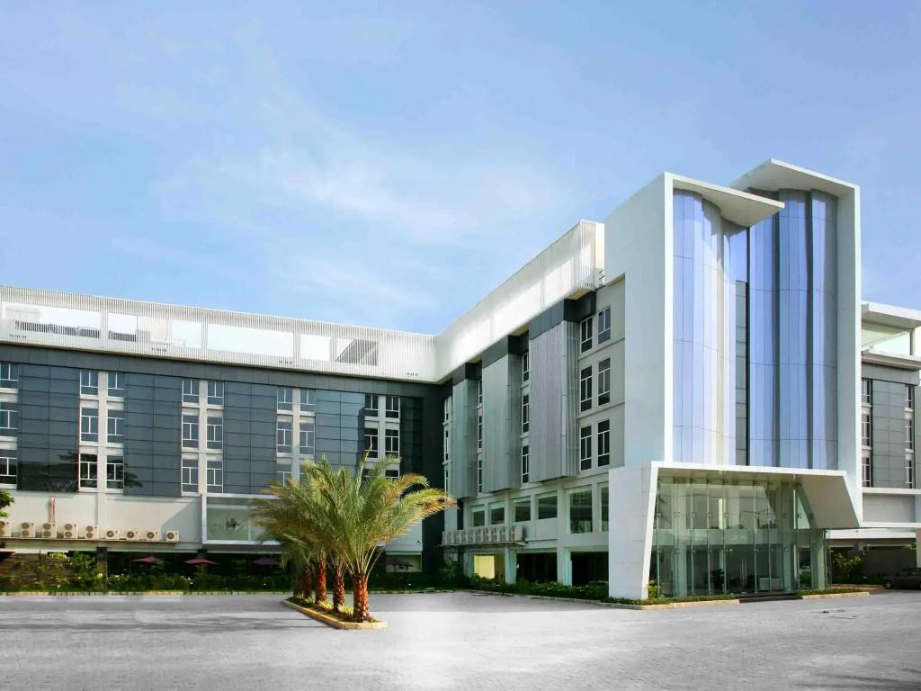 Hotel Yasmin Karawaci - главное фото