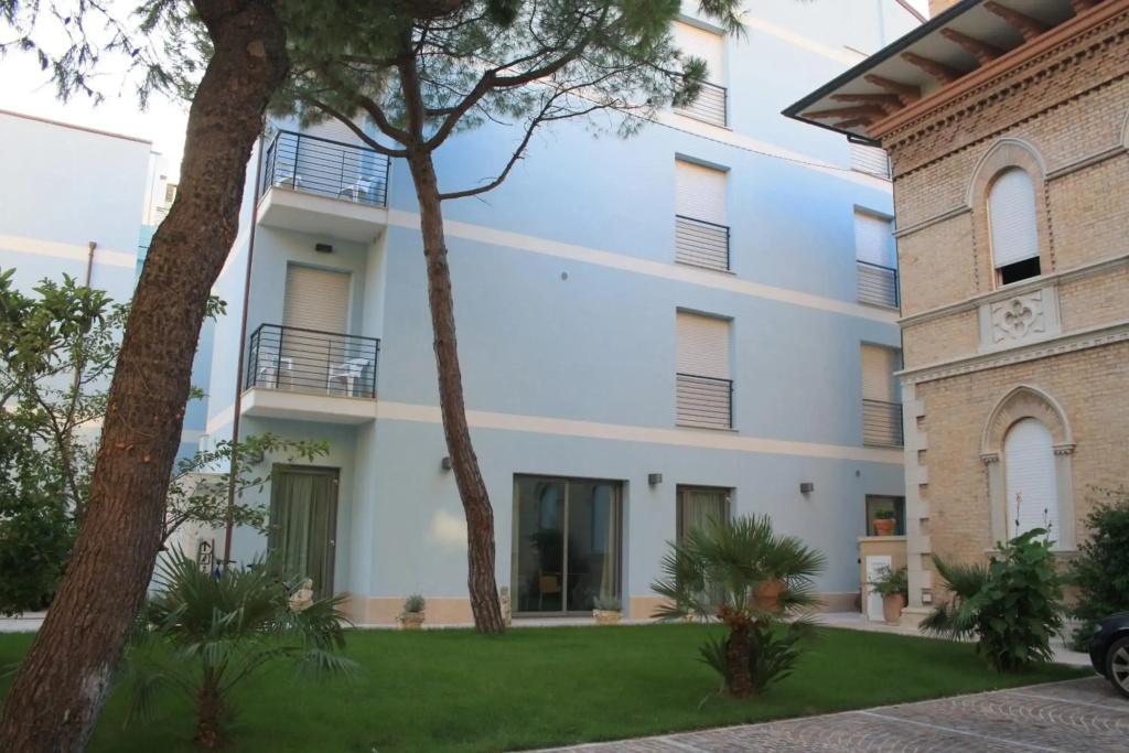 Hotel Chiaraluna - главное фото