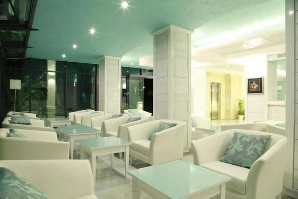 Perla Royal Hotel - главное фото