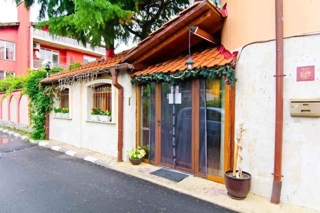 Family Hotel Victoria Gold - главное фото