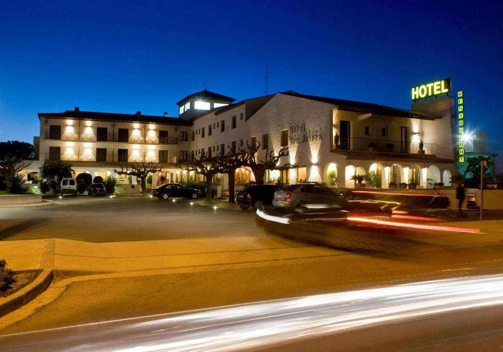 Hotel Restaurant Bon Retorn - главное фото