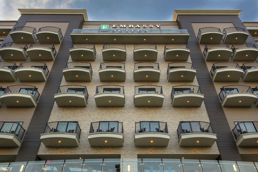 Embassy Suites by Hilton Grand Rapids Downtown,MI - главное фото
