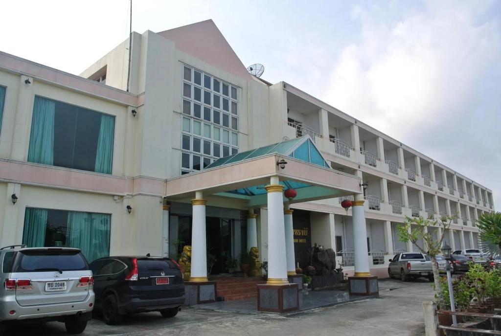 Chaikanathani Hotel - главное фото