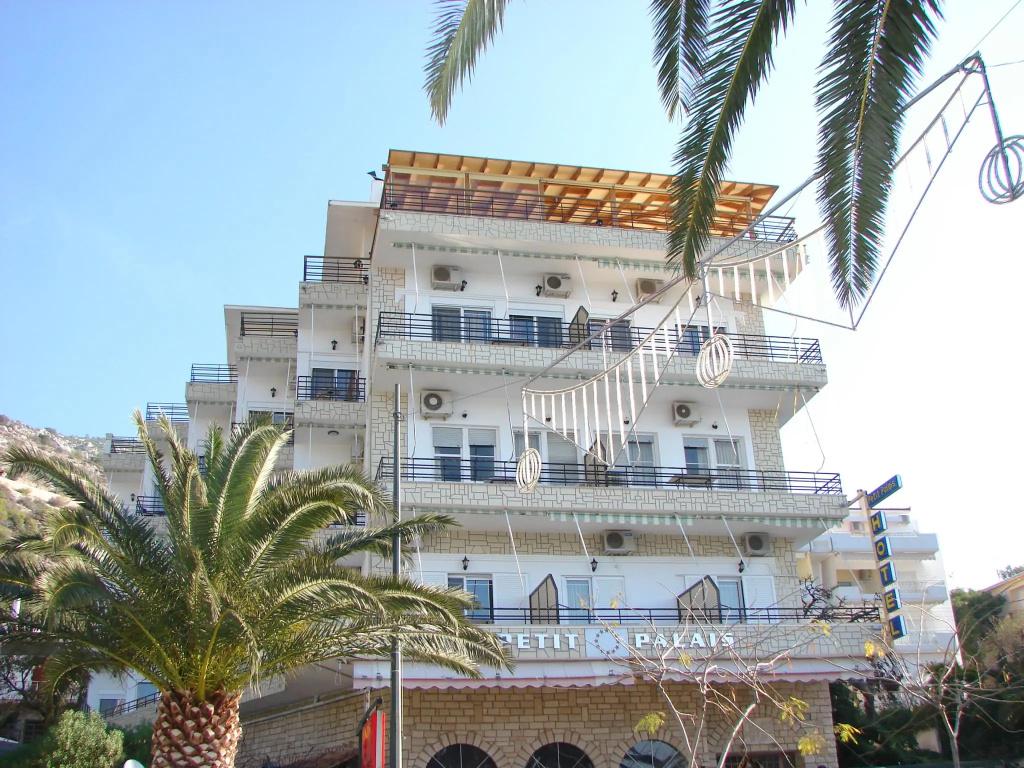Petit Palais Hotel - главное фото