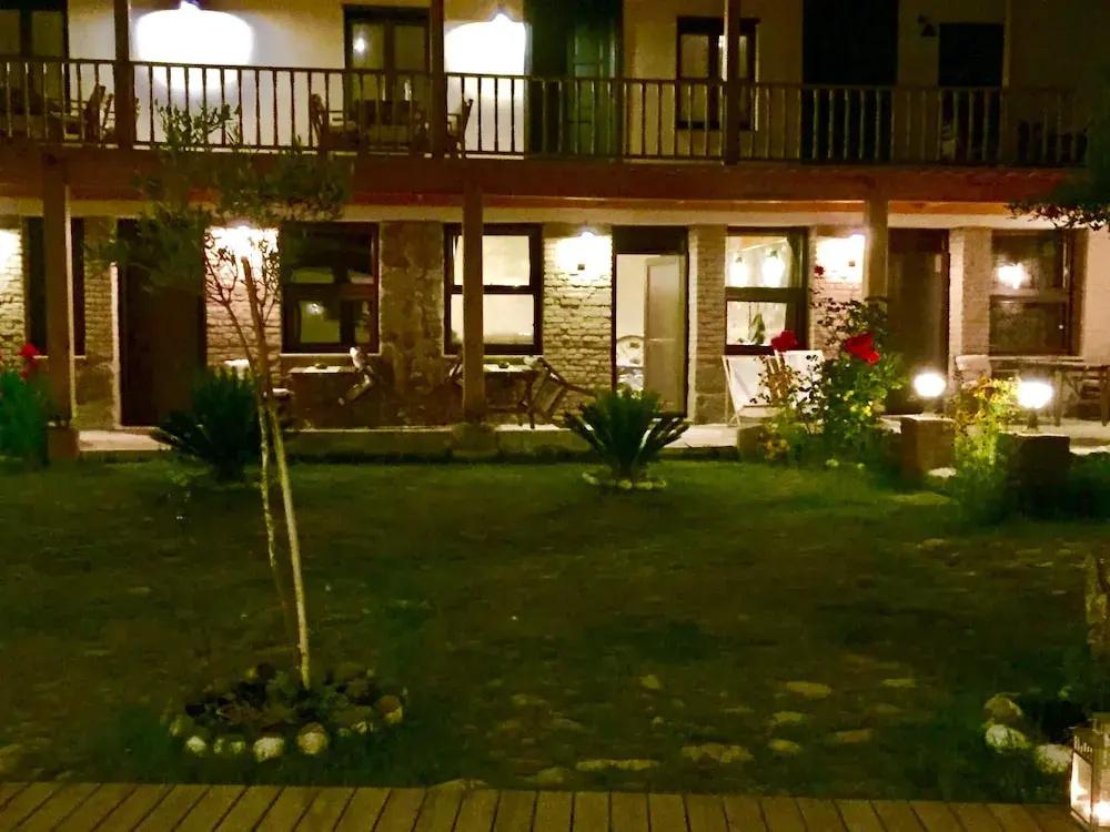Attalos Suites Hotel - главное фото