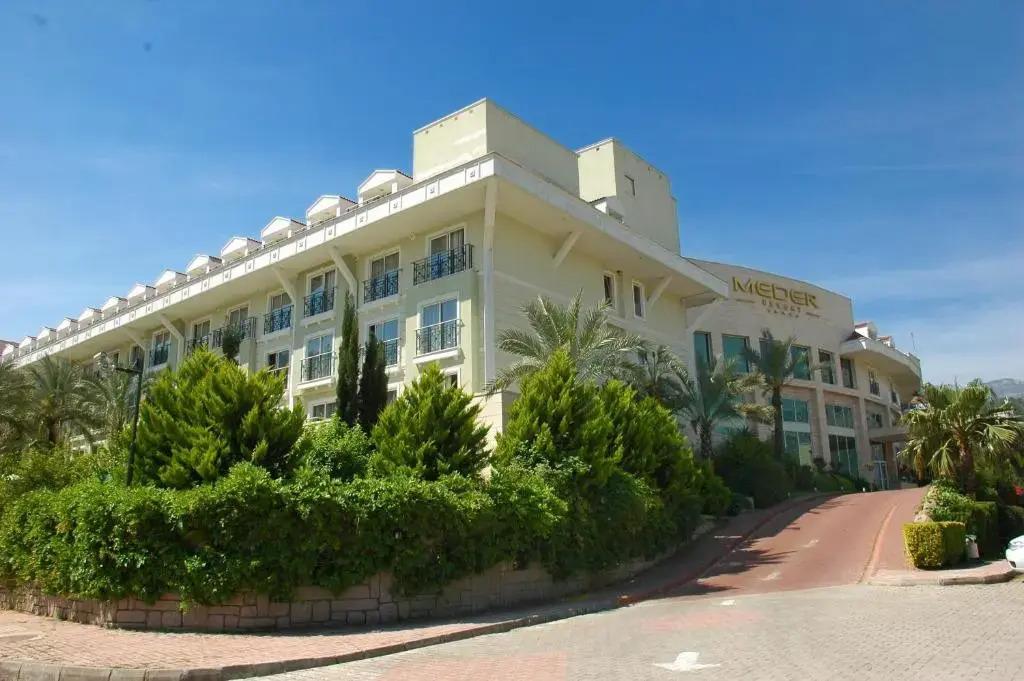 Курорт Meder Resort Hotel - главное фото