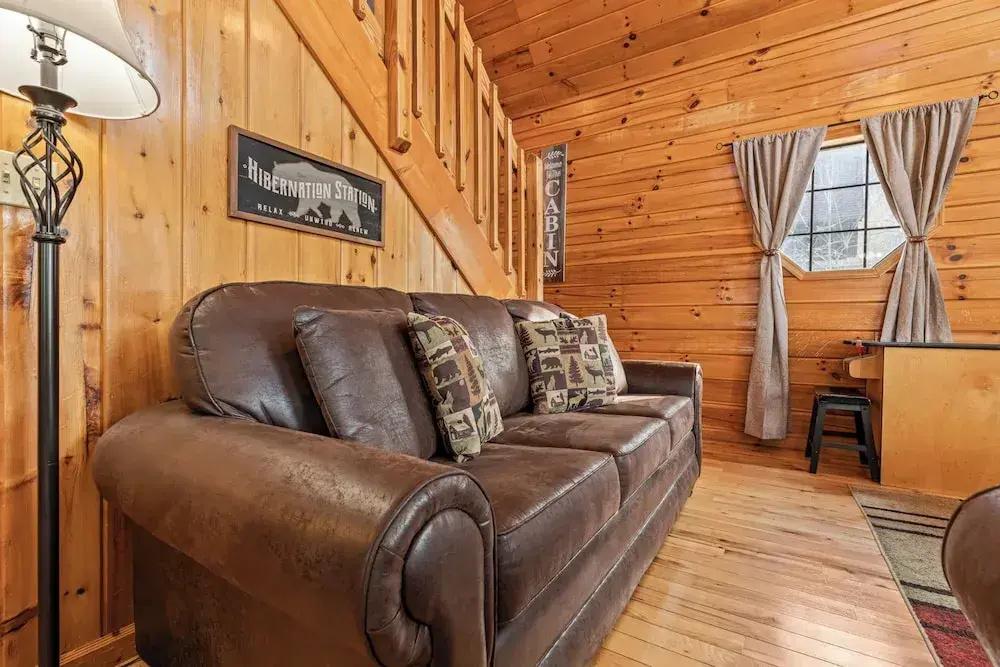 Bear Hideaway Cozy 3BR Cabin - главное фото