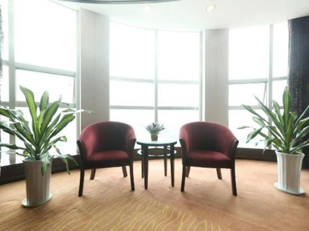 Hanzhong Red Leaf Hotel - главное фото