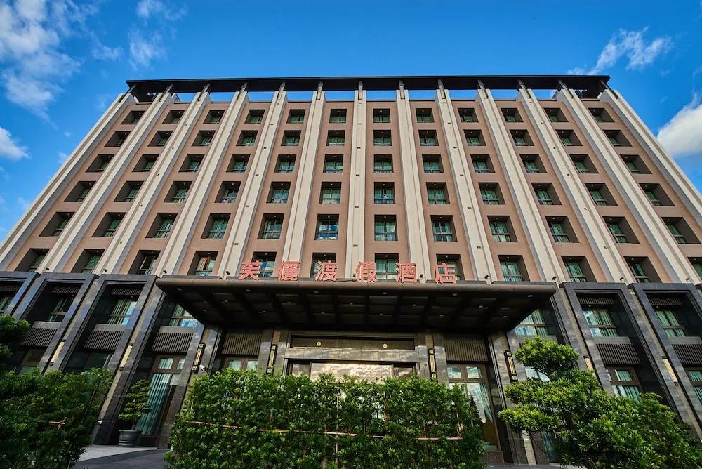 F Hotel Chipen - главное фото