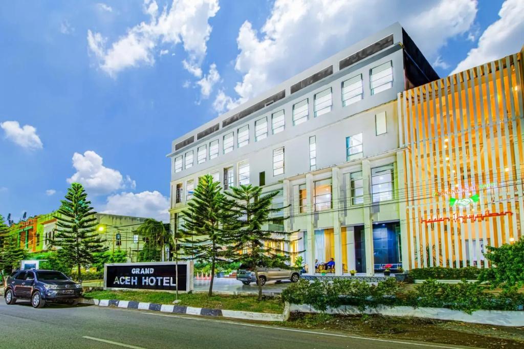 Grand Aceh Hotel - главное фото