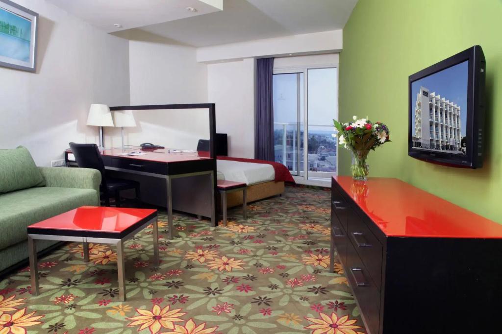 Madison Hotel Nahariya - главное фото