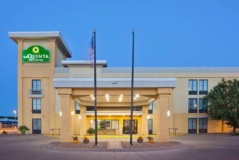 Holiday Inn Express Salina I-70 - главное фото