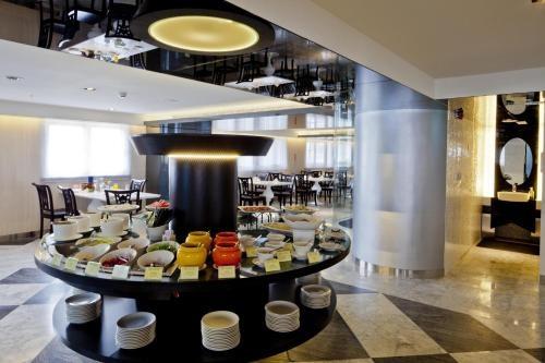 Royal Seasons Hotel Taichung Zhongkang - главное фото