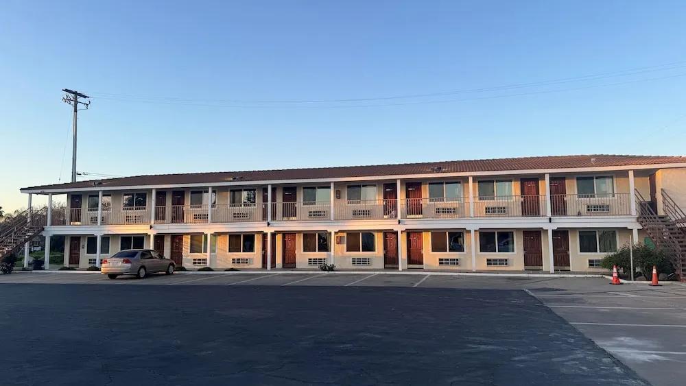 Pacific Express Inn - главное фото