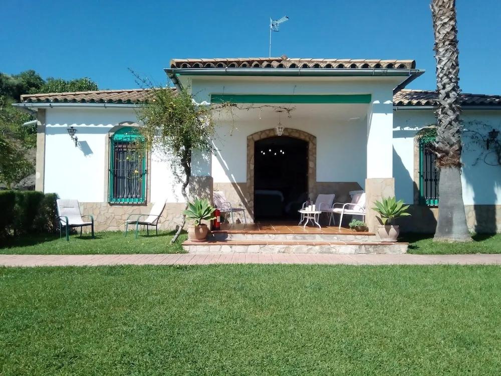 Villa With 4 Bedrooms in Prado del Rey, With Private Pool, Enclosed Garden and Wifi - главное фото