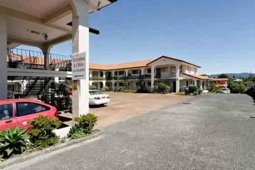 Dalma Court Motor Inn - главное фото