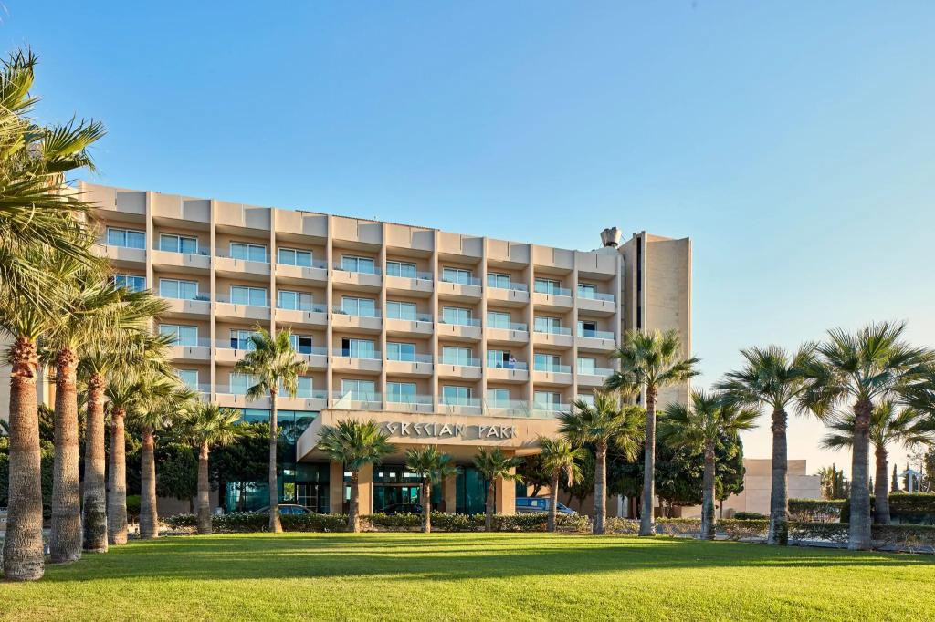 Grecian Park Hotel - главное фото