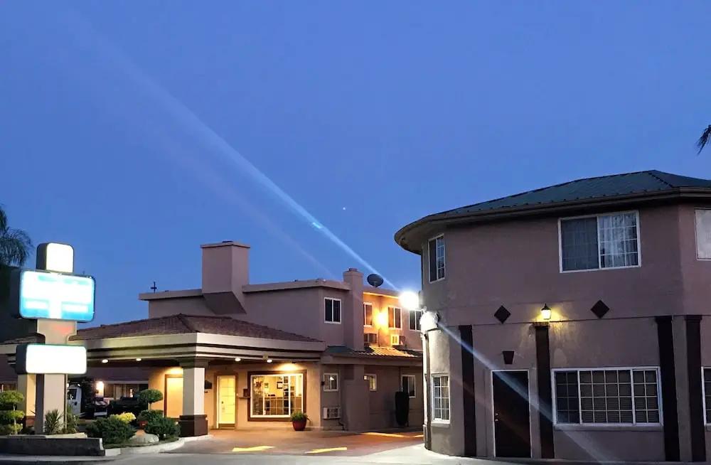 Travelodge Merced Yosemite - главное фото
