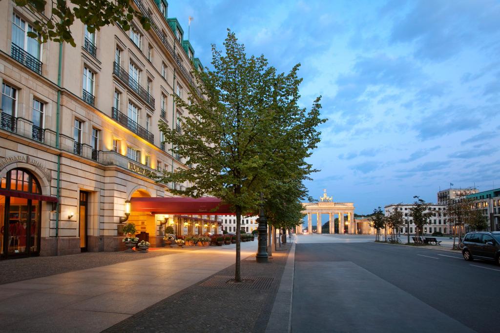 Отель Adlon Kempinski - главное фото
