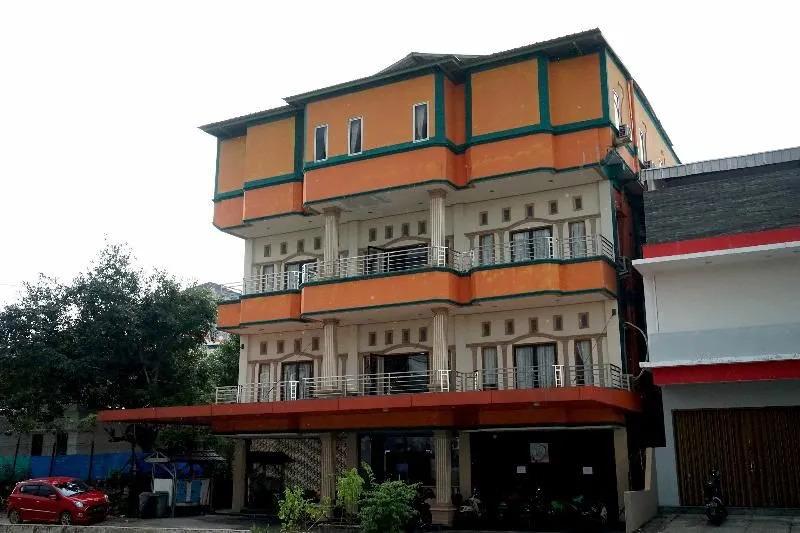 Oyo 629 Grand Vella Hotel - главное фото