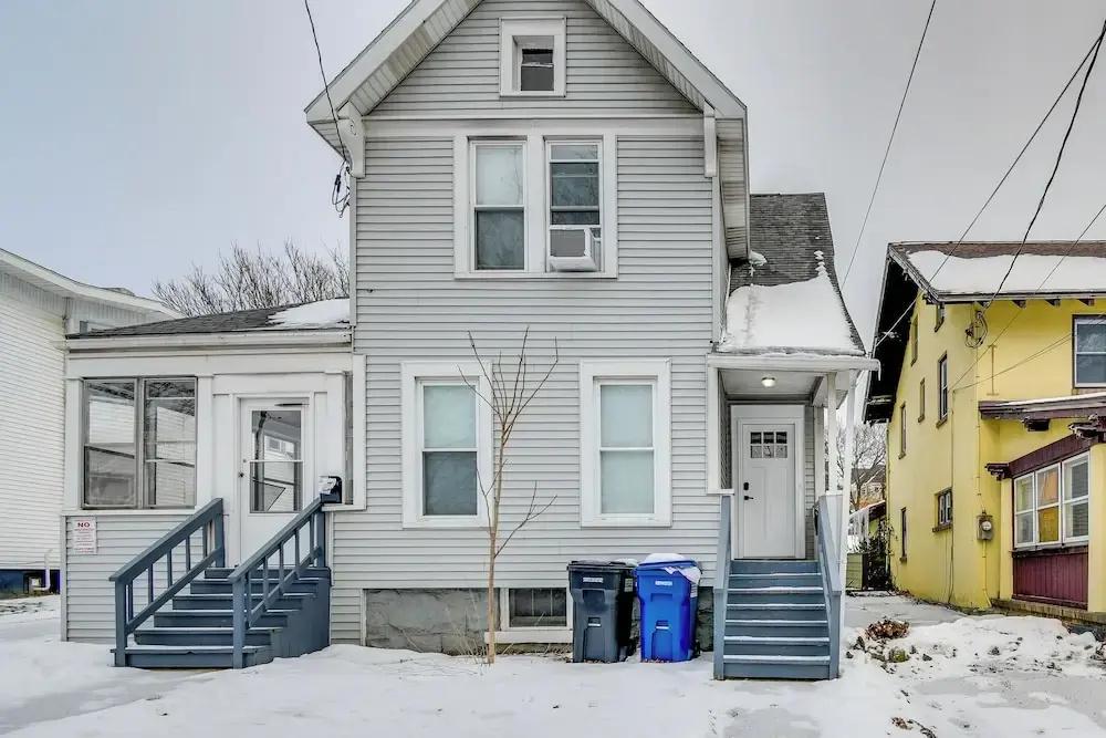 2 Mi to Dtwn: Syracuse Gem w/ Screened Porch - главное фото