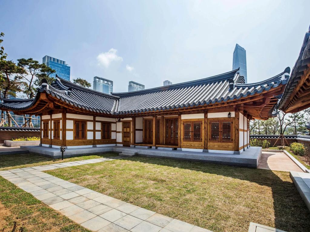 Gyeongwonjae Ambassador Incheon - главное фото