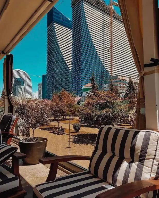 Hotel Orbi City Suite - главное фото