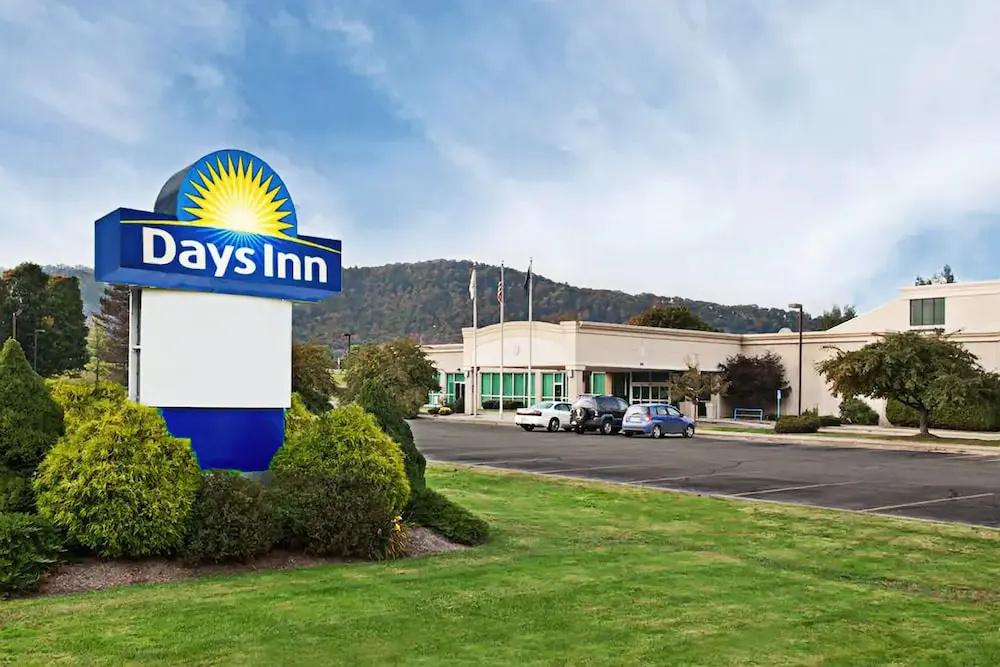 Days Inn Warren - главное фото