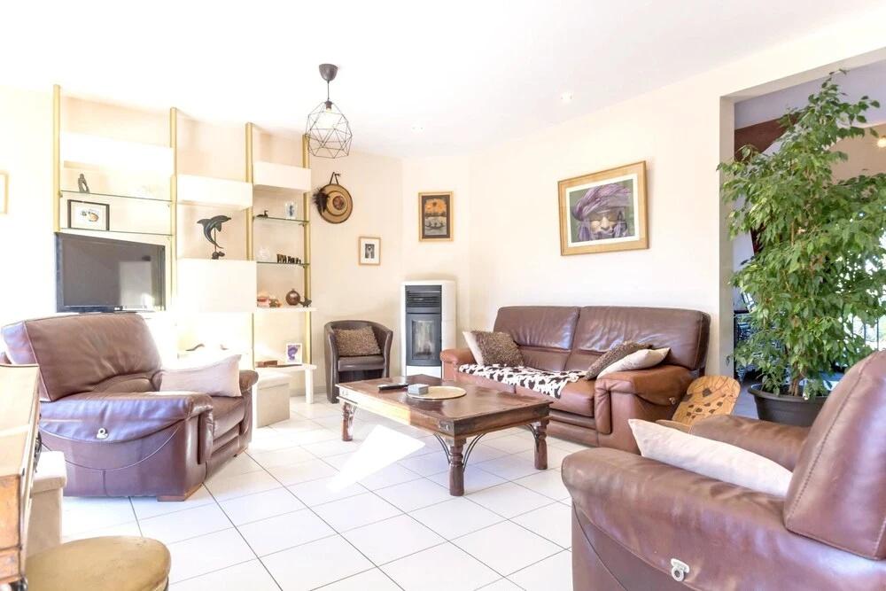House With 5 Bedrooms in Le Val-saint-père, With Pool Access, Enclosed - главное фото