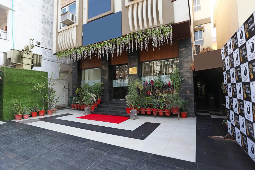 Hotel Flowers Inn - главное фото
