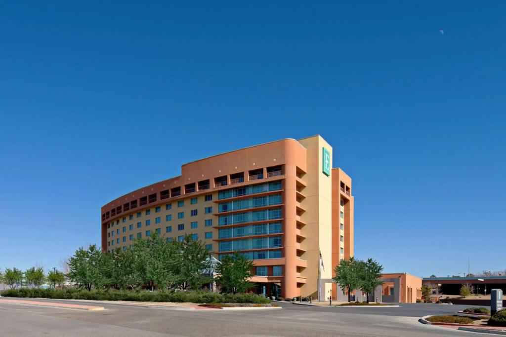Embassy Suites by Hilton Albuquerque - главное фото