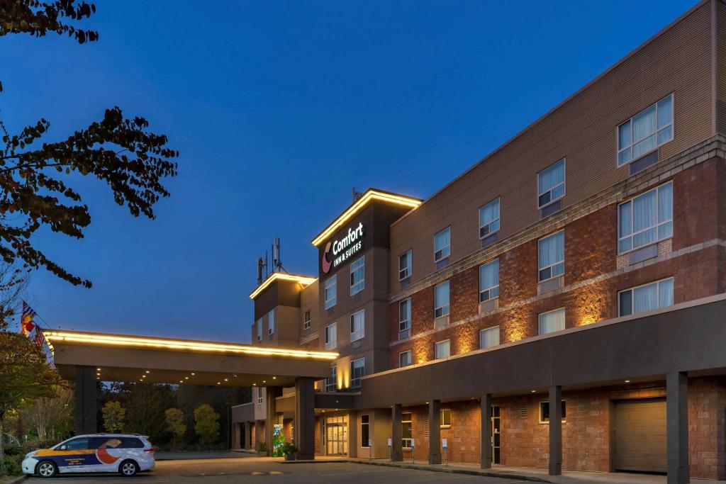 Comfort Inn Surrey Hotel - главное фото