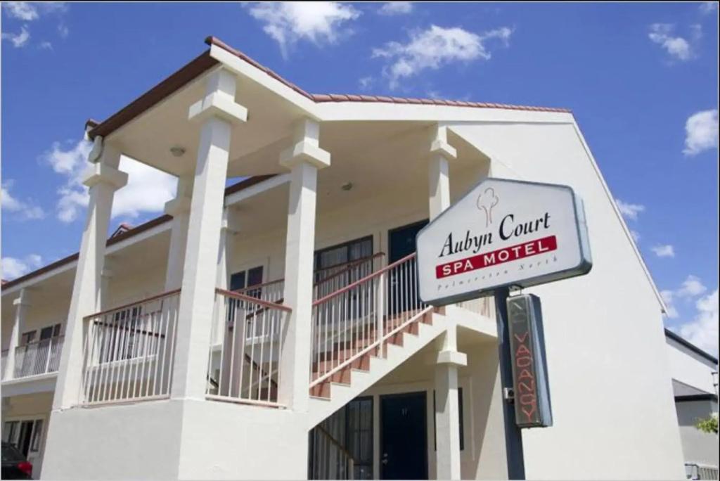 Aubyn Court Spa Motel - главное фото