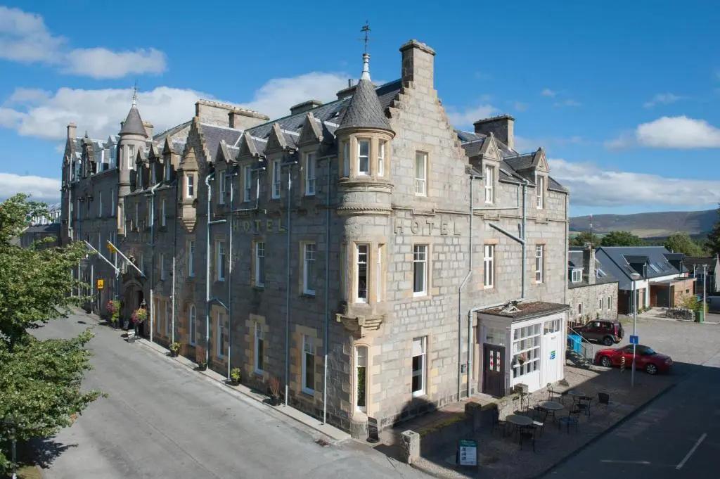 The Grant Arms Hotel - главное фото
