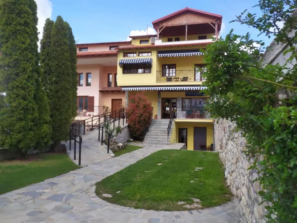 SmallHotel - Vevi - главное фото