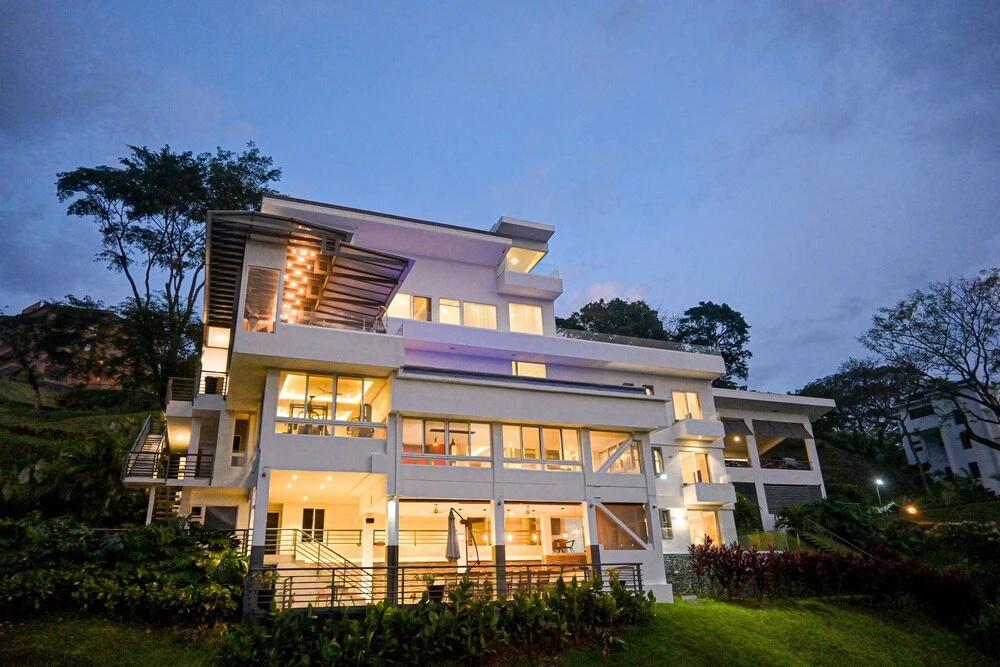 Luxury Hillside Estate at Nativa Resort by RedAwning - главное фото