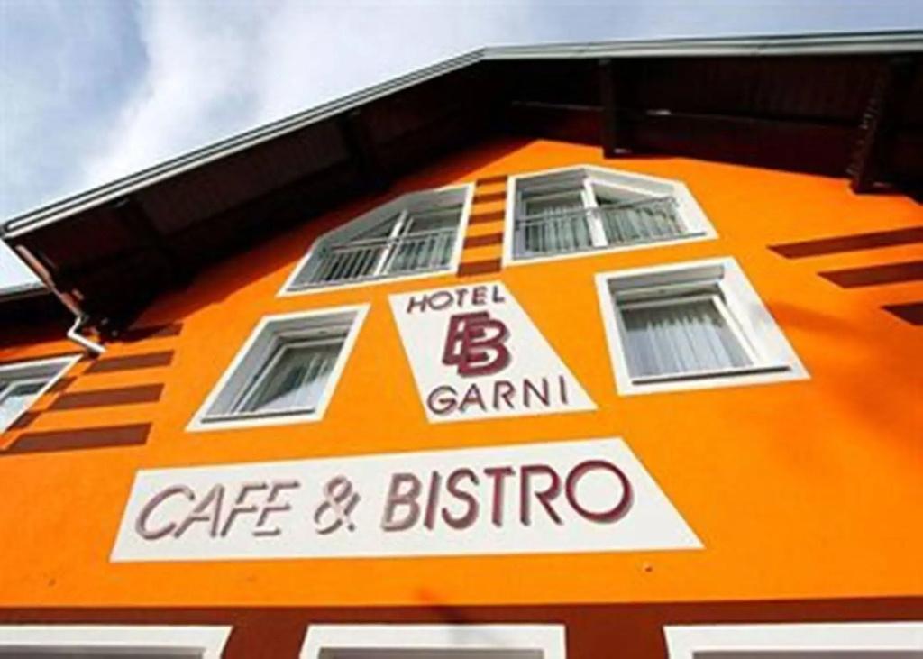 EB Hotel Garni - главное фото