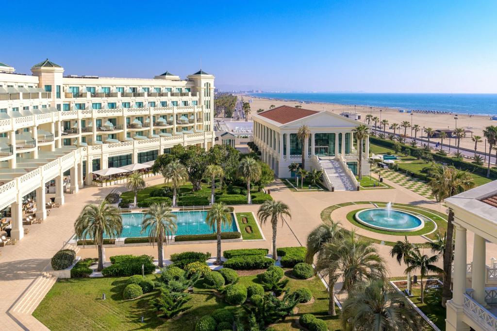 Курортный отель Las Arenas Balneario - главное фото