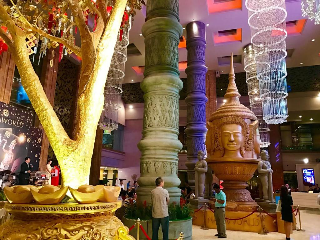 NagaWorld Hotel & Entertainment Complex - главное фото