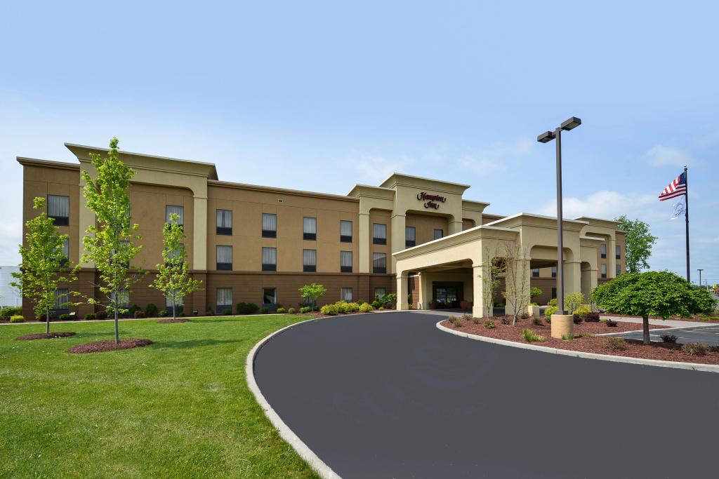 Hampton Inn Utica - главное фото