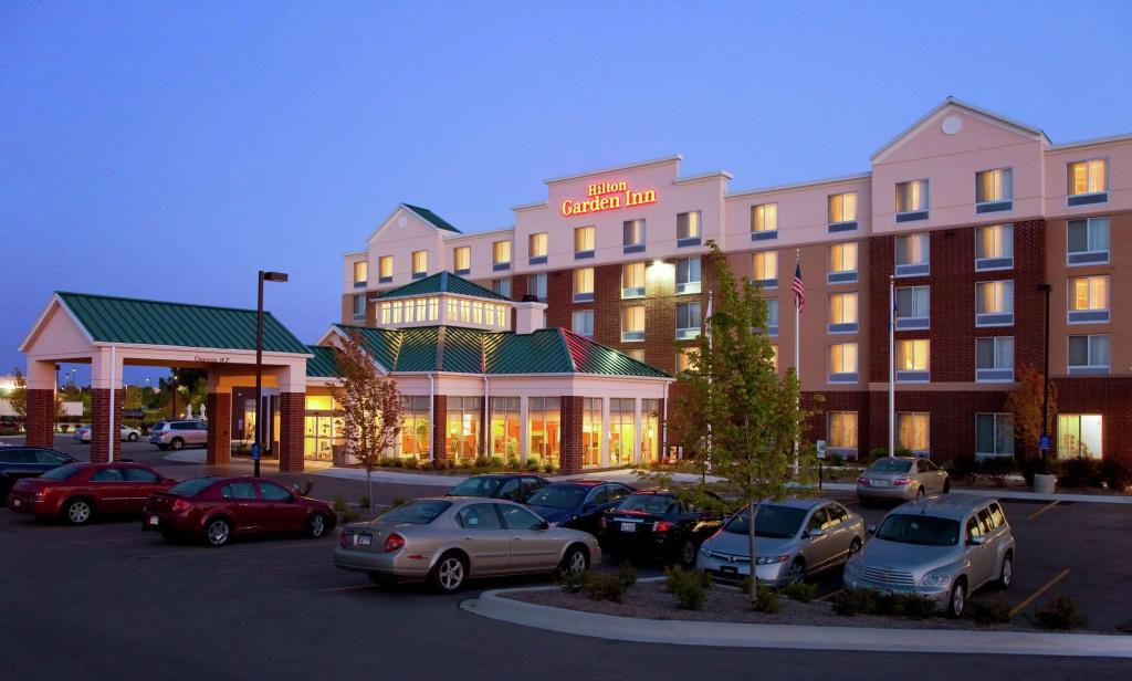 Hilton Garden Inn Naperville/Warrenville - главное фото