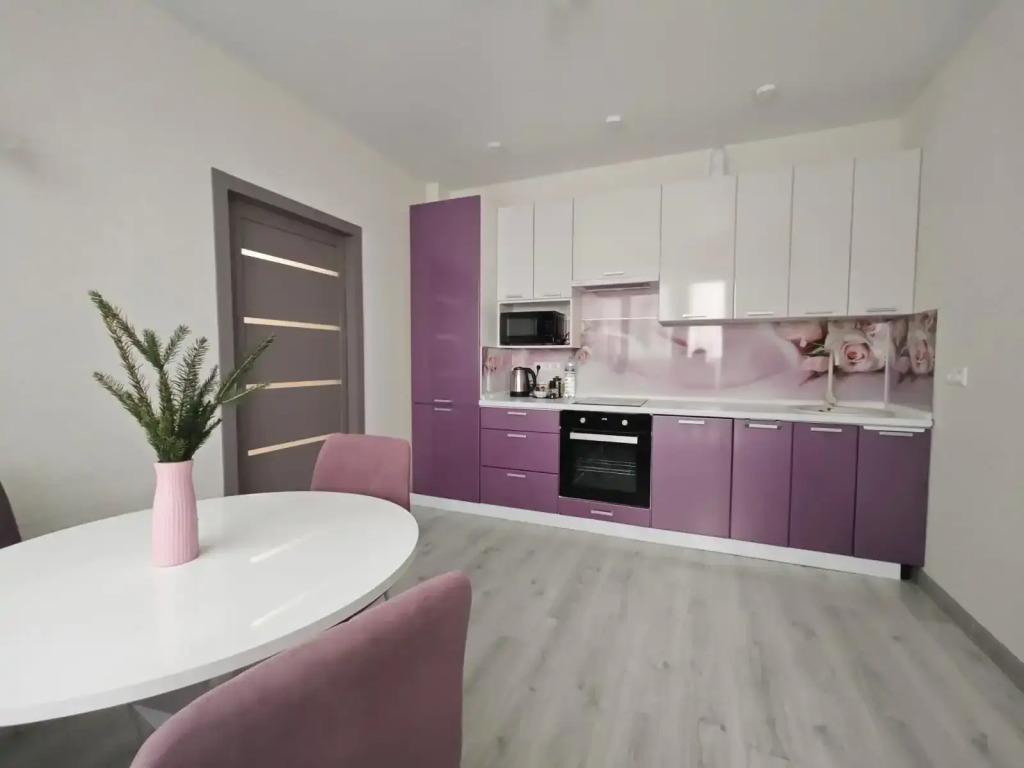 Квартира Сиреневая фантазия в ЖК На Семи Холмах - главное фото