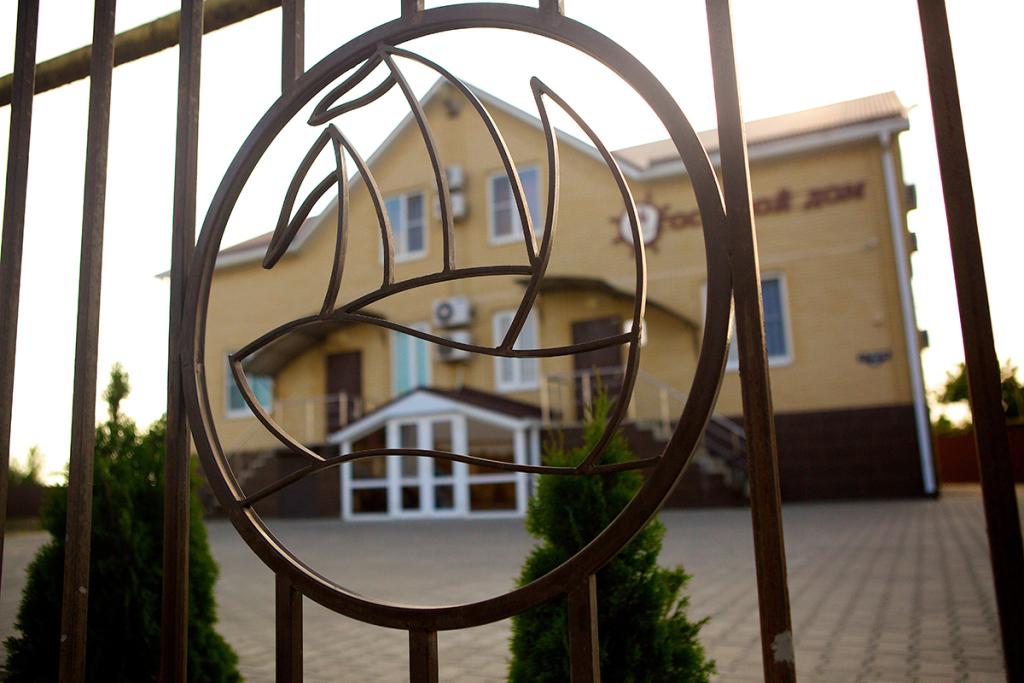 Отель Бриг - главное фото