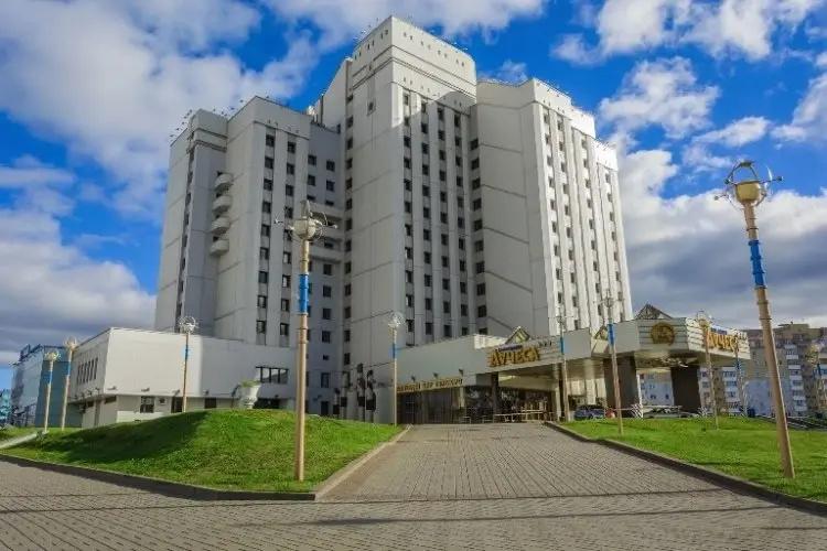 Отель Лучеса TGB - главное фото