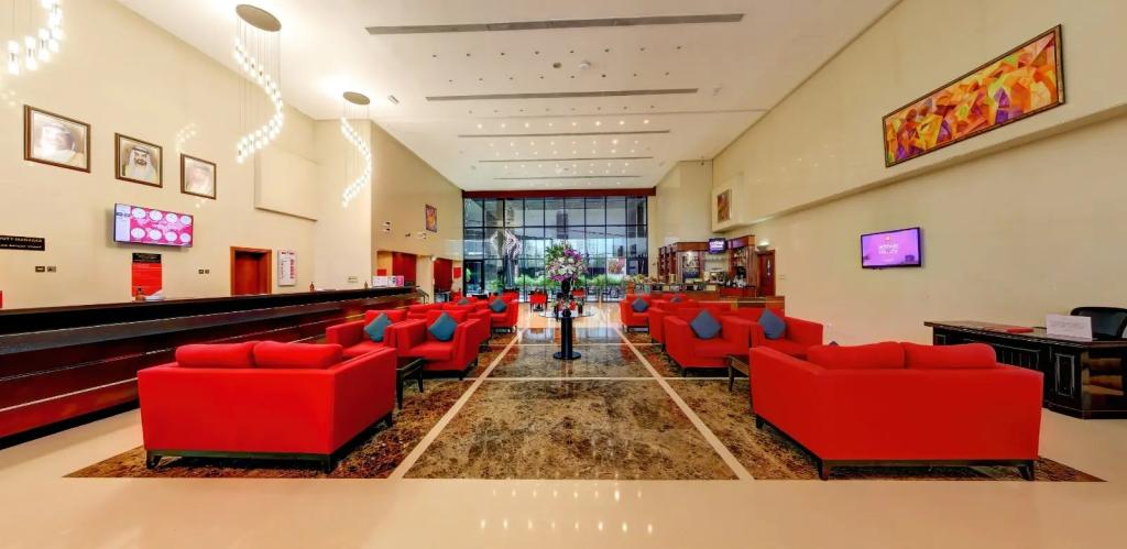 Ramada Hotel and Suites by Wyndham Ajman - главное фото