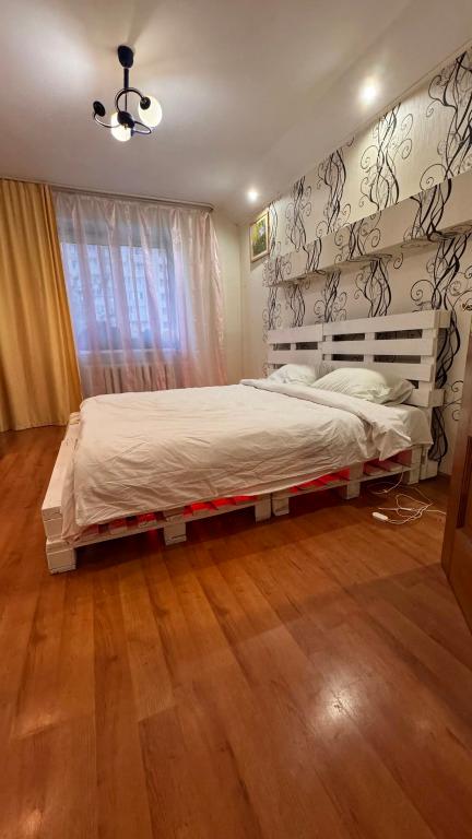 Квартира Двухкомнатная Кирова 6 - главное фото