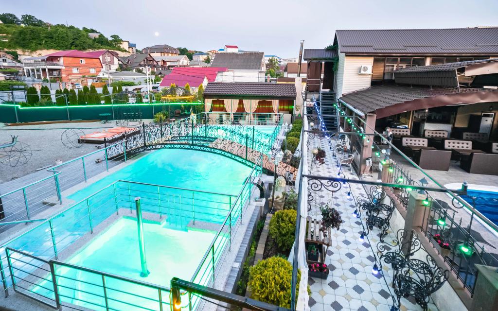 Отель Анютины Глазки - главное фото